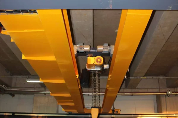 BM Makina çift kirişli gezer köprülü vinç LIFTKET elektrikli zincirli vinç entegrasyonu - alttan detay görünüm