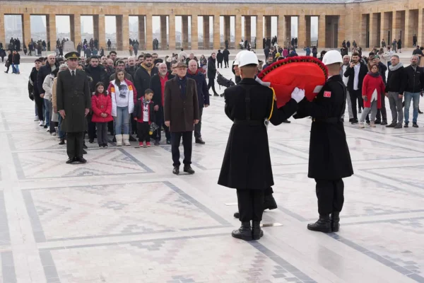 BM Makina Anıtkabir Ziyareti Çiçek Koyma